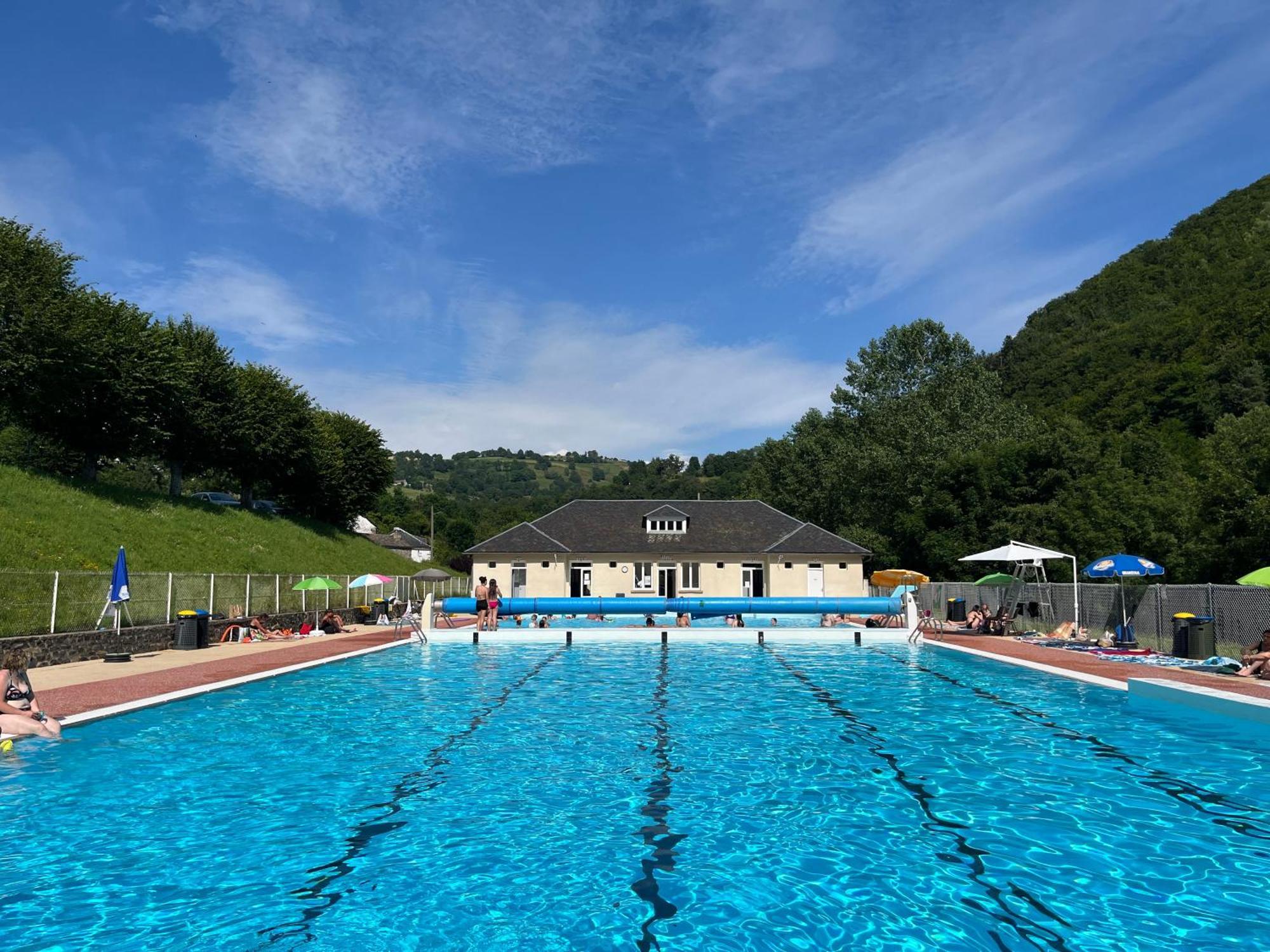 Gite-Auberge Du Pont De Lanau Neuveglise ภายนอก รูปภาพ