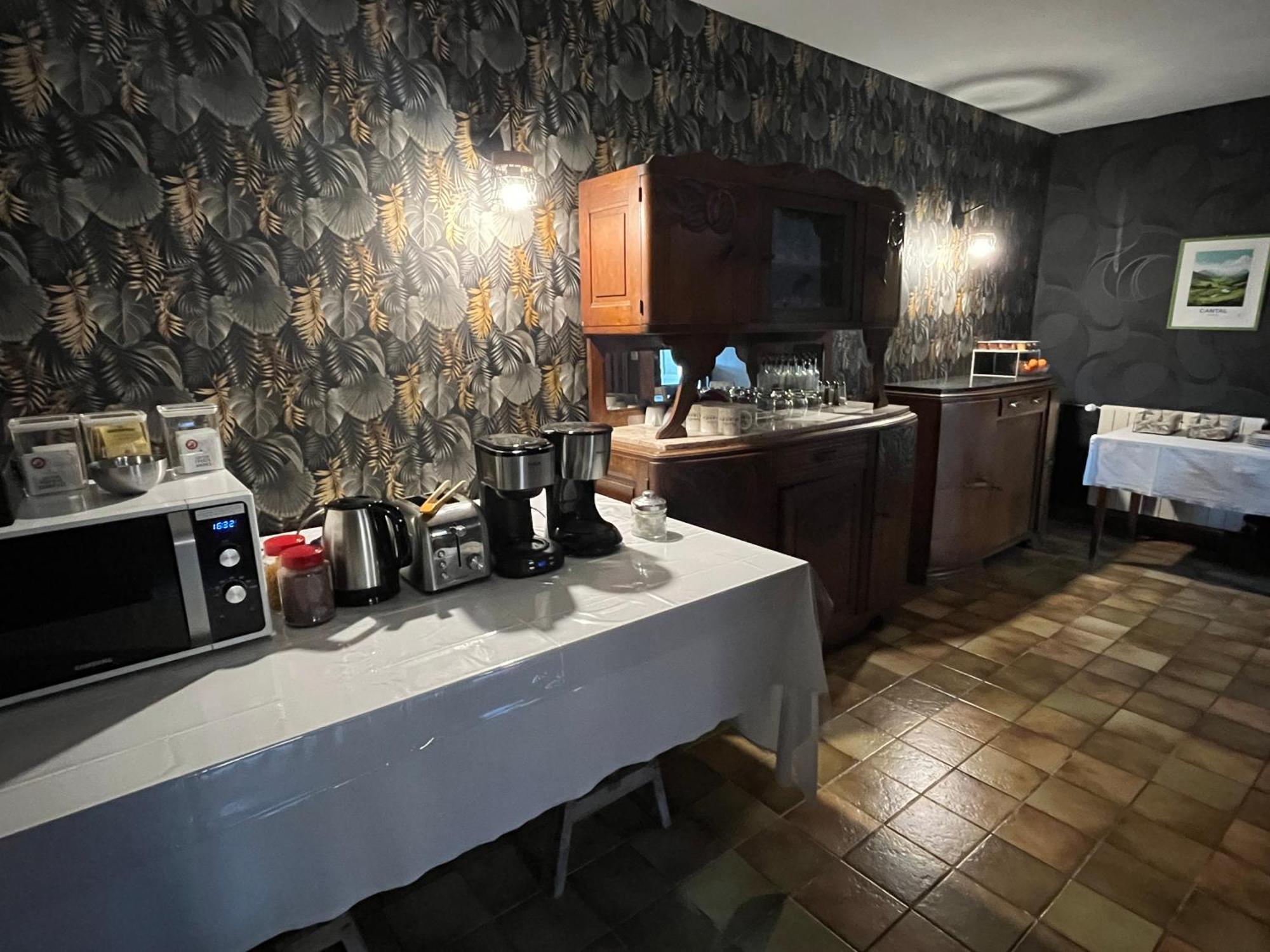 Gite-Auberge Du Pont De Lanau Neuveglise ภายนอก รูปภาพ